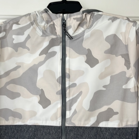 Unisex Raincoat New Without Tags - Picture 2 of 7